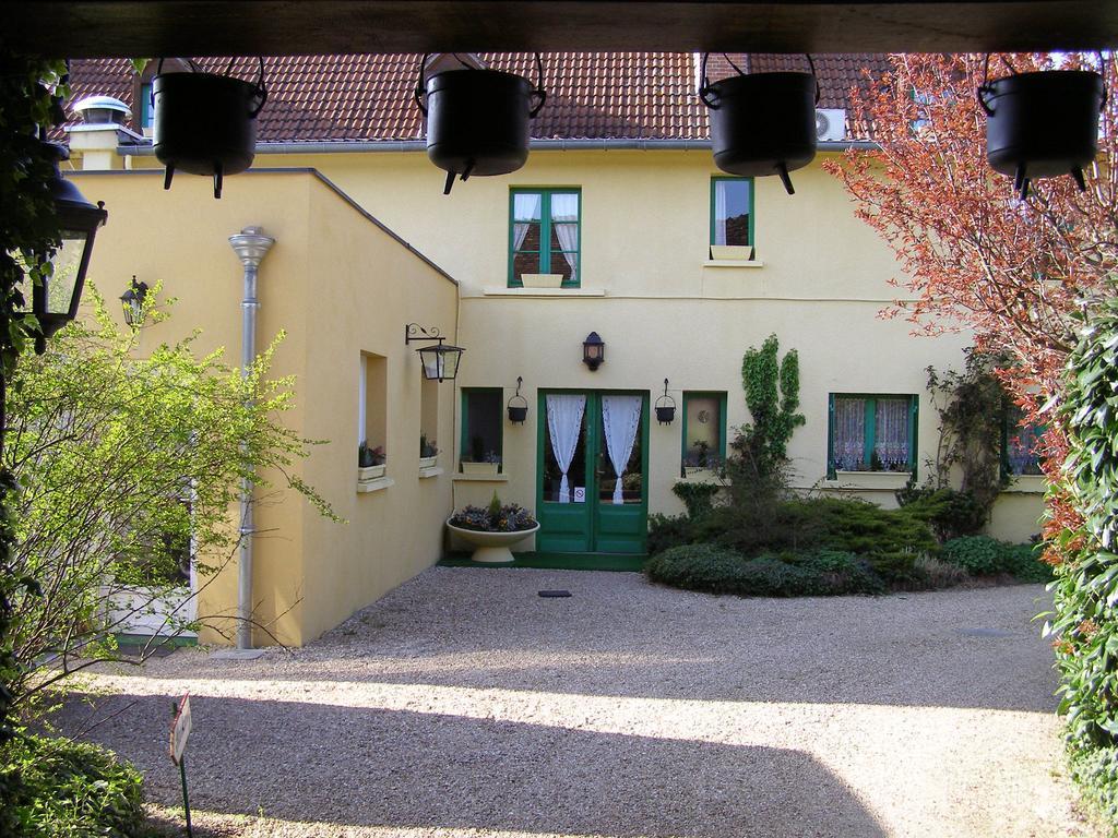 Logis Auberge À La Tête De Lard La Ferté-Imbault Exterior foto